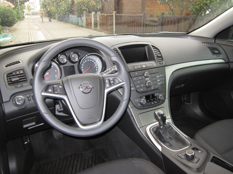 2011 Opel Insignia  Interior.JPG